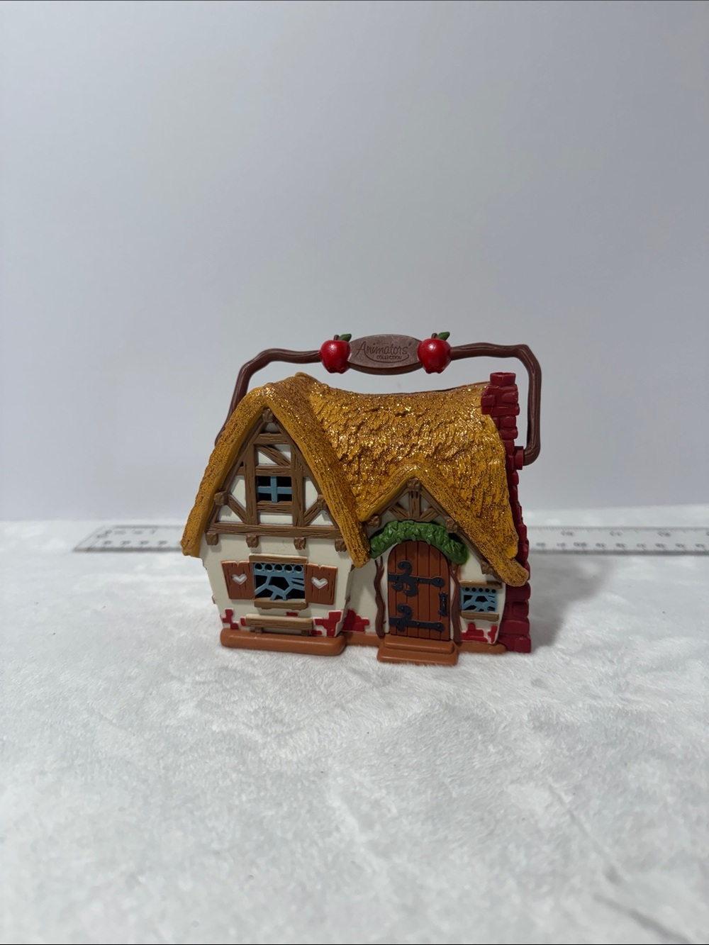 Disney Animators Collection Littles Snow White Cottage Playset and 3 Accessories